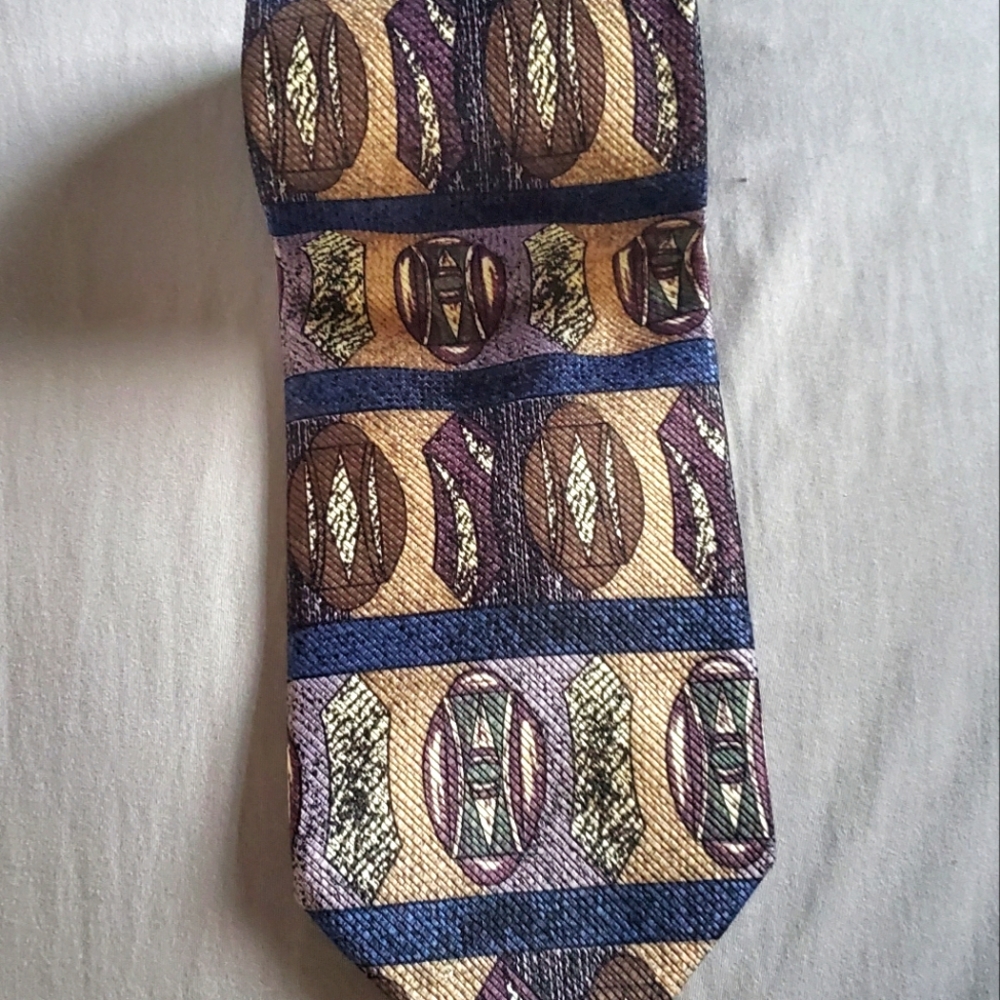 Manhattan Tie